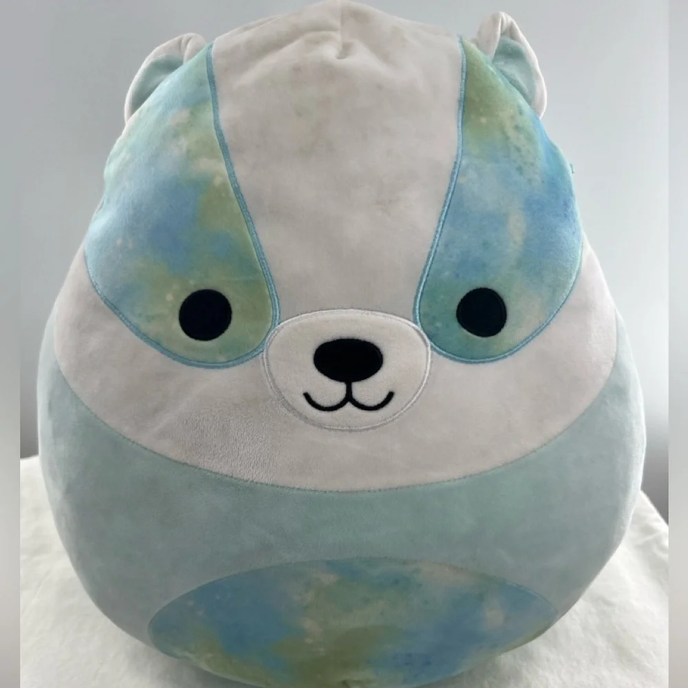 Squishmallows Banks the Badger 16
